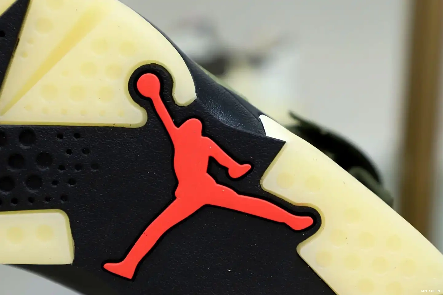 X RETRO JORDAN 6 Kimikick 'OLIVE' SCOTT TRAVIS AIR 0814
